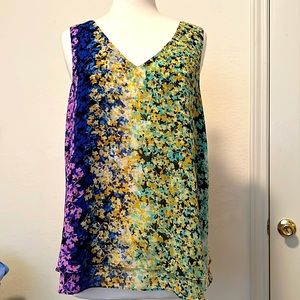 Two shirts in one, floral print multitude of color!